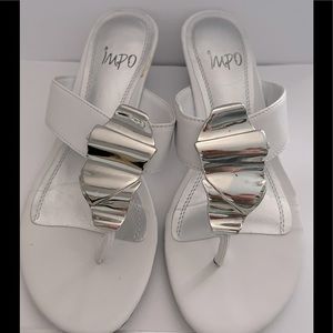 Super cute white sandals. Very comfy
